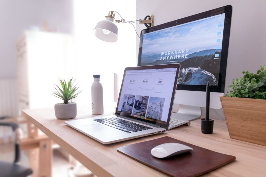 Desk Organization and Cleaning for Efficiency