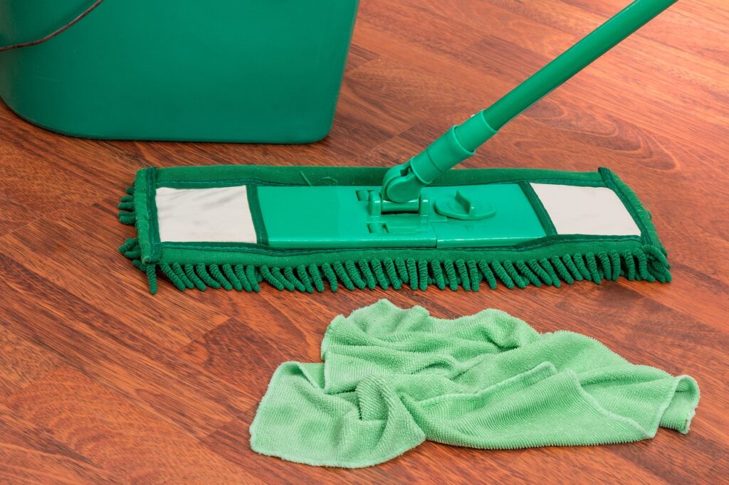 The Art​ of Mop Mastery: Glide ⁢Your Way to​ Cleaner Hardwood